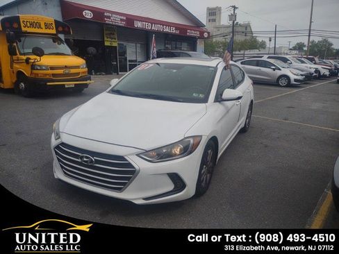 Used 2017 Hyundai Elantra Value Edition w/ Cargo Package FWD image 3