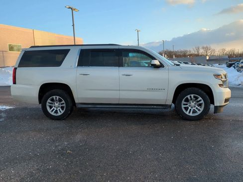 Used 2015 Chevrolet Suburban LT w/ Luxury Package image 9