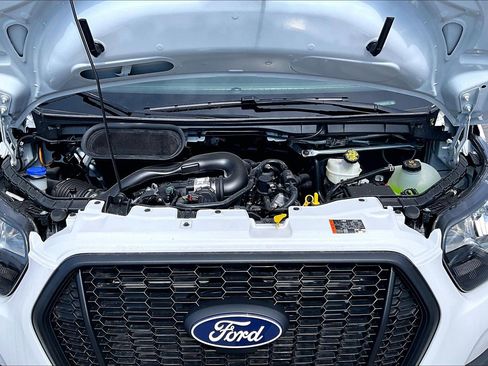 New 2026 Ford Transit 250 148 Medium Roof w/ Load Area Protection Package RWD image 10