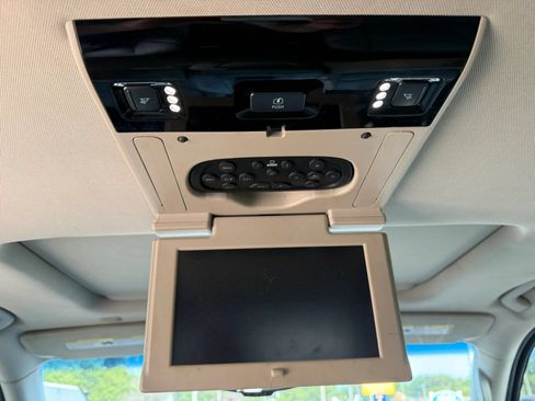 Used 2016 Cadillac Escalade Luxury AWD/4WD image 21