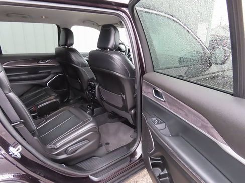 Used 2022 Jeep Grand Cherokee L Limited image 27