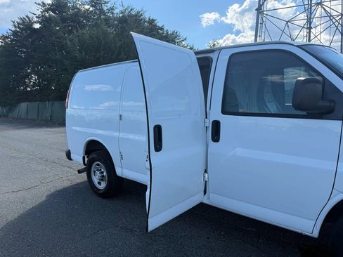 Used 2016 Chevrolet Express 2500 image 54