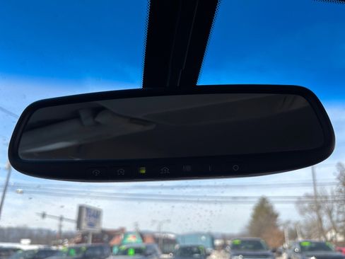 Used 2015 Nissan Pathfinder SV image 40