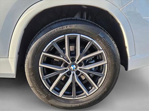 Used 2024 BMW X1 xDrive28i w/ Technology Package image 21