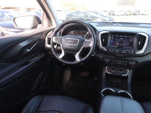 Used 2024 GMC Terrain SLT image 22