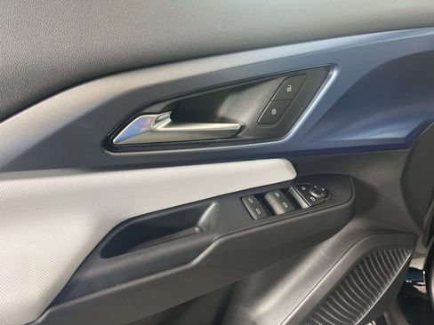 New 2026 Chevrolet Equinox EV LT image 25