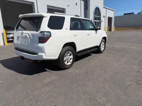 Used 2024 Toyota 4Runner SR5 Premium image 7