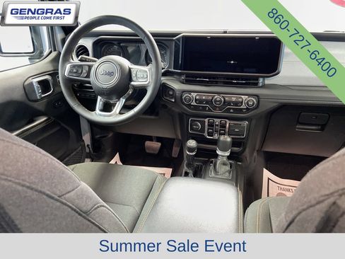 Used 2024 Jeep Wrangler Unlimited Sahara AWD/4WD image 43