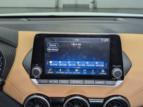 Used 2022 Nissan Sentra SV w/ SV Premium Package image 18