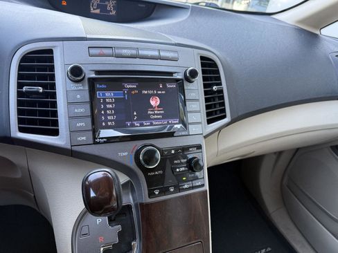 Used 2015 Toyota Venza LE AWD/4WD image 13