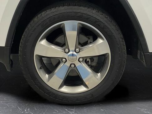 Used 2016 Jeep Grand Cherokee Limited image 40