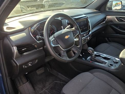 Used 2023 Chevrolet Traverse LT w/ Rear Camera Mirror Package AWD/4WD image 11