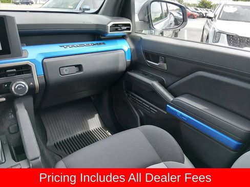 Used 2025 Toyota Tacoma TRD Off-Road AWD/4WD image 12
