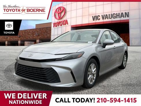 Certified 2025 Toyota Camry LE image 1