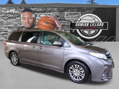 Certified 2019 Toyota Sienna XLE Premium