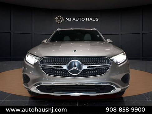 Used 2023 Mercedes-Benz GLC 300 image 3