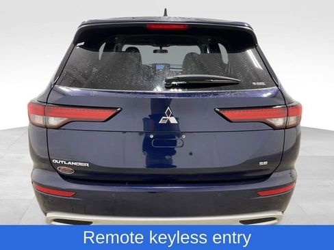 Used 2024 Mitsubishi Outlander SE image 3