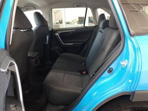Used 2019 Toyota RAV4 LE w/ Carpet Mat Package AWD/4WD image 14