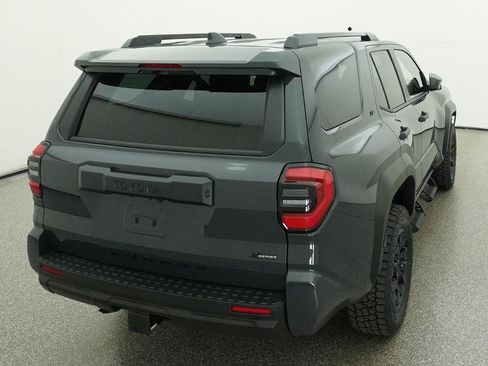 New 2026 Toyota 4Runner SR5 AWD/4WD image 22