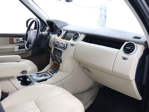Used 2016 Land Rover LR4 HSE AWD/4WD image 32