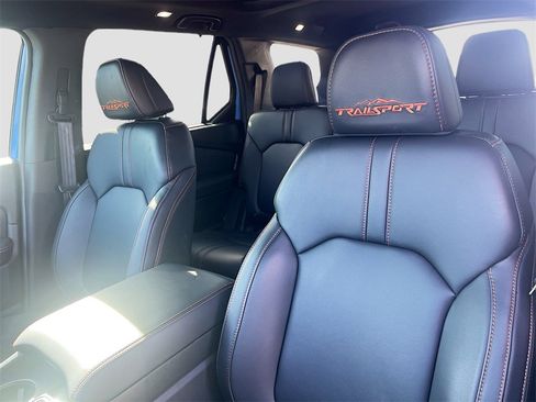 Used 2025 Honda Pilot TrailSport image 21