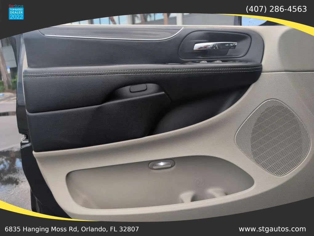 Used 2020 Dodge Grand Caravan SXT FWD image 11
