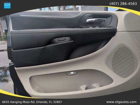 Used 2020 Dodge Grand Caravan SXT FWD image 11