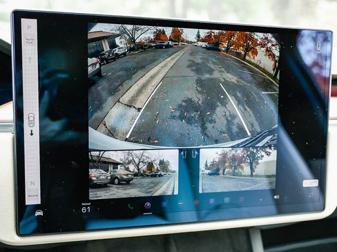 Used 2023 Tesla Model X image 24