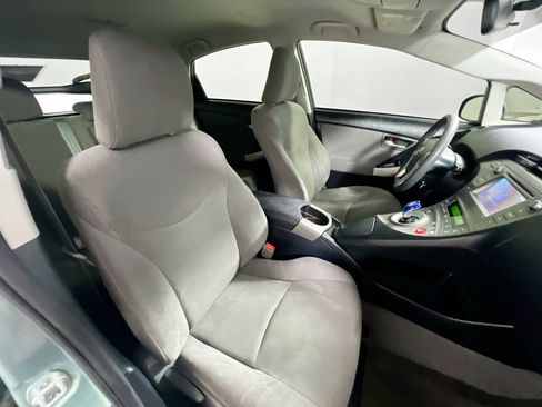 Used 2015 Toyota Prius Two image 31