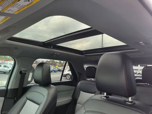 Certified 2023 Ford Explorer XLT w/ Equipment Group 202A image 25