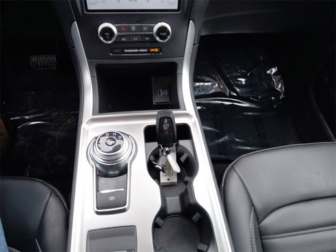 Used 2024 Ford Edge SEL image 31