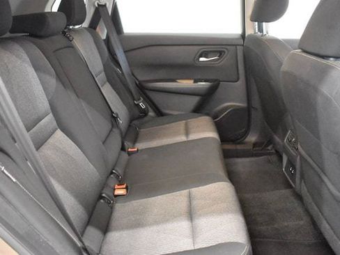 Used 2025 Nissan Rogue SV AWD/4WD image 17