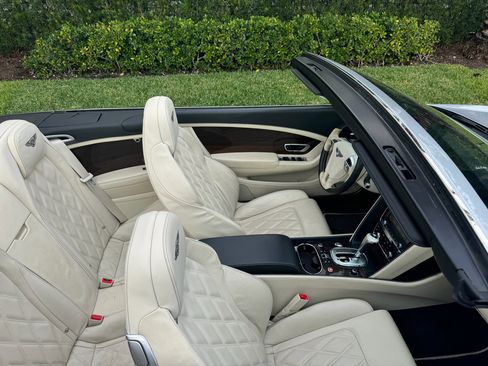 Used 2014 Bentley Continental GT V8 S image 17
