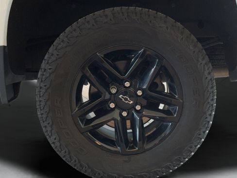 Used 2021 Chevrolet Silverado 1500 LT Trail Boss w/ Convenience Package II AWD/4WD image 45