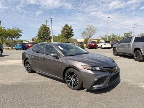 Used 2024 Toyota Camry SE w/ Convenience Package FWD image 1