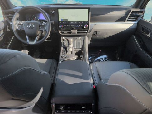 Certified 2025 Lexus GX 550 GX 550 4WD w/ Accessory Package (2T) image 23