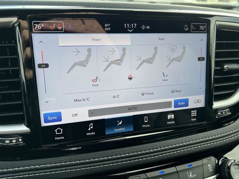 New 2026 Chrysler Pacifica Select image 24