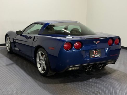 Used 2007 Chevrolet Corvette Coupe w/ Preferred Equipment Group RWD image 7