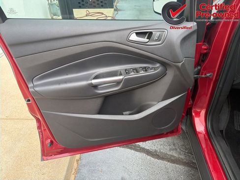 Used 2018 Ford Escape SE FWD image 34