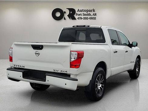 Used 2021 Nissan Titan SV w/ Accessory Utility Package AWD/4WD image 5