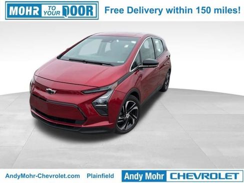 Used 2023 Chevrolet Bolt LT w/ Infotainment Package FWD image 1