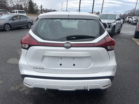 Used 2023 Nissan Kicks S image 7