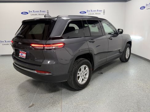 Used 2023 Jeep Grand Cherokee Laredo image 6