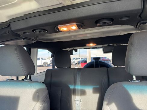 Used 2018 Jeep Wrangler Unlimited Sport S image 30