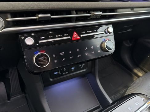 Certified 2025 Hyundai Tucson Limited image 21