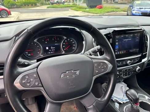 Used 2023 Chevrolet Traverse RS AWD/4WD image 12