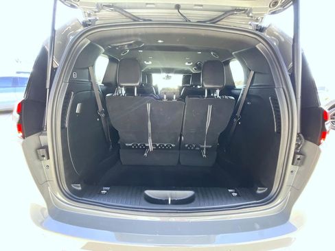 Used 2025 Chrysler Pacifica Select image 23
