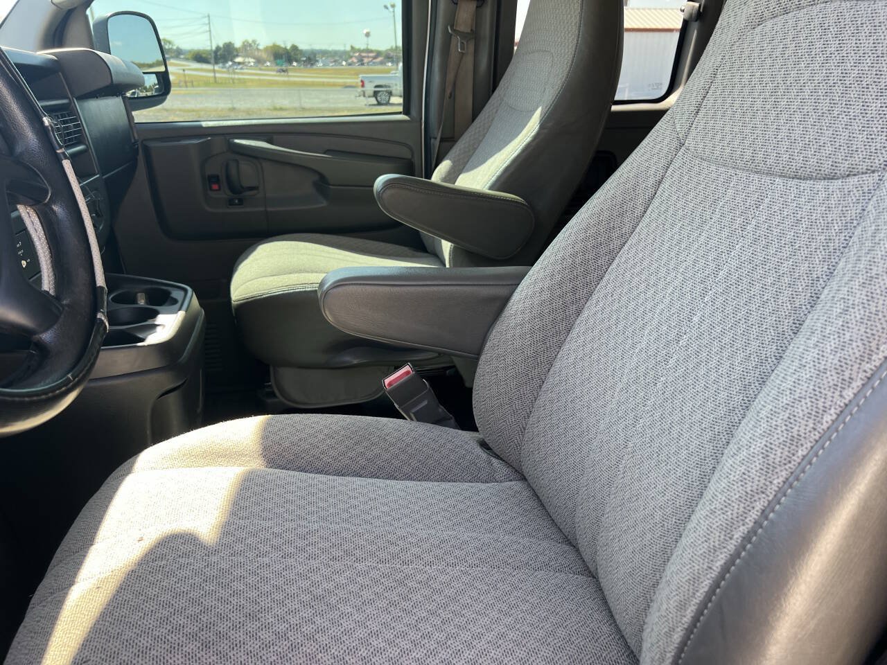 Used 2015 Chevrolet Express 3500 LT w/ LT Preferred Equipment Group RWD image 16