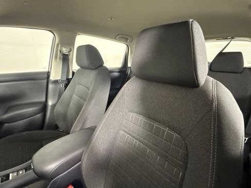 Used 2025 Honda HR-V LX image 14