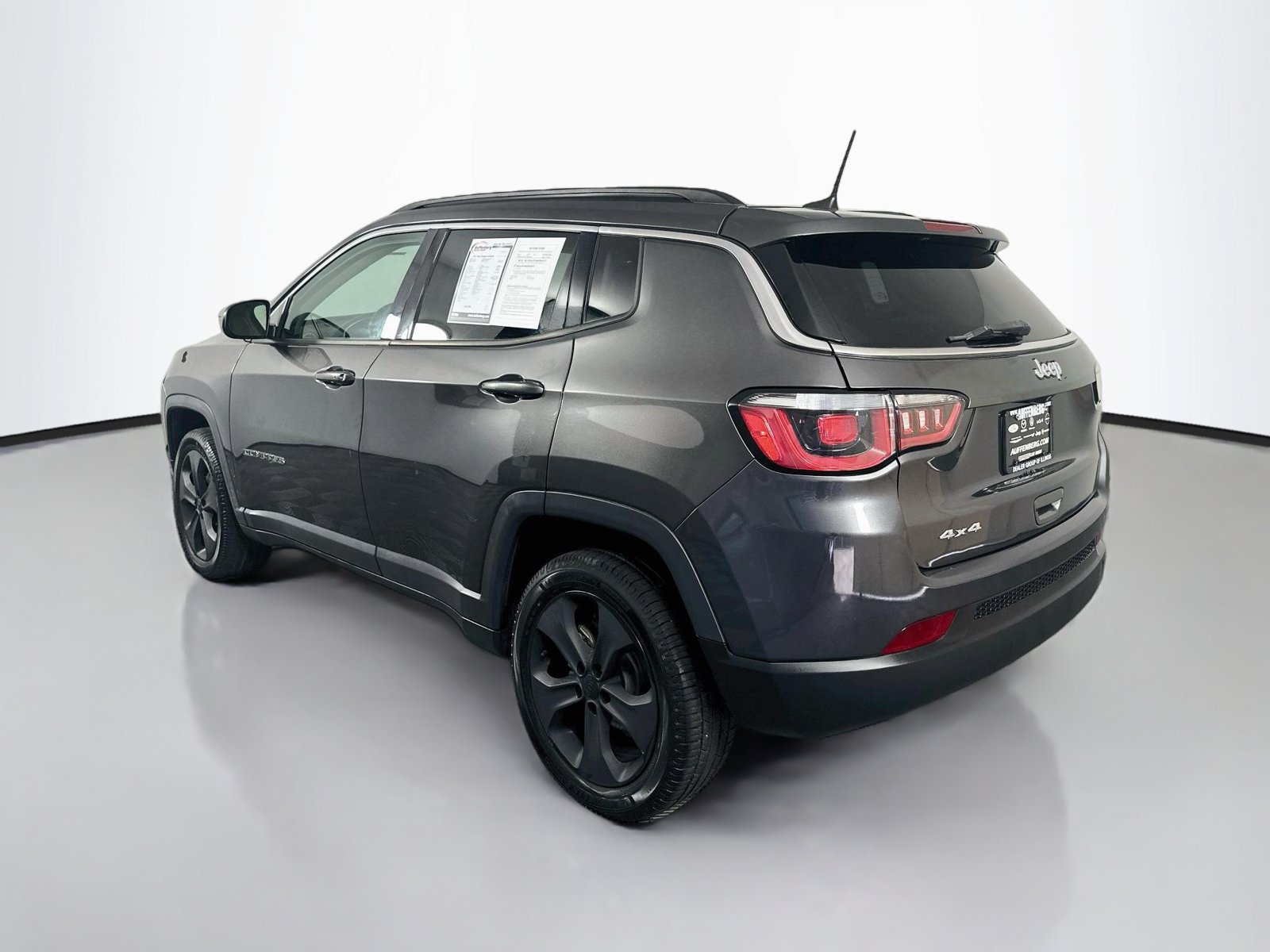 Used 2017 Jeep Compass Latitude w/ Popular Equipment Group AWD/4WD image 5